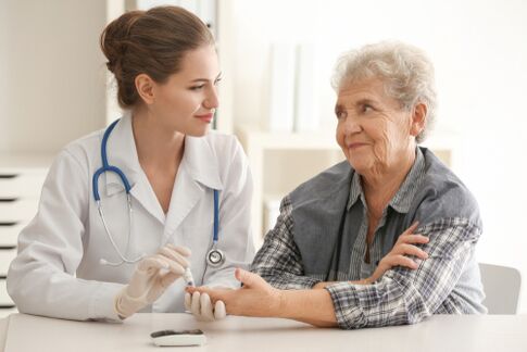Dokter a Patient mat Diabetis